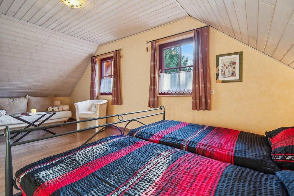 Baumstammhaus mit Sauna im Thüringer Wald in Emsetal, Waltershausen