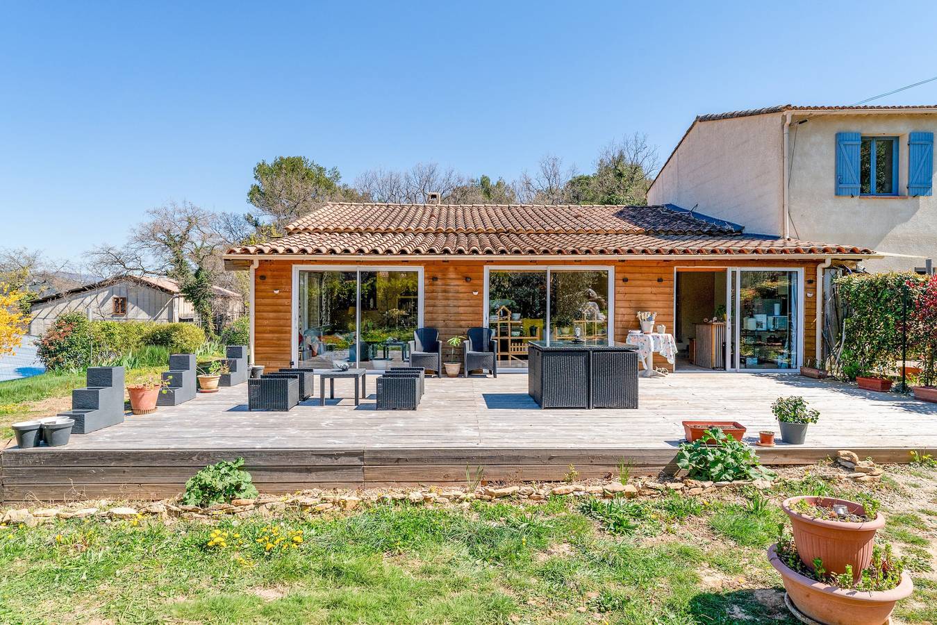 Villa « Les Cerisiers » : vue montagne, terrasse privée Wi-Fi in Faucon, Parc naturel régional du Mont-Ventoux