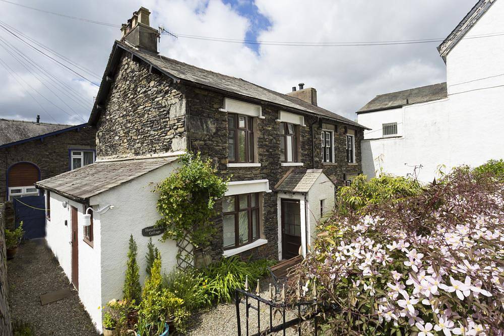 Honeysuckle Cottage in Bowness-on-Windermere, Lake District