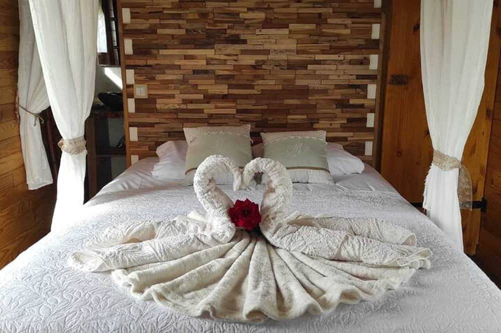 Homerez - Country caravan with spa in Cabariot in Cabariot, Rochefort region