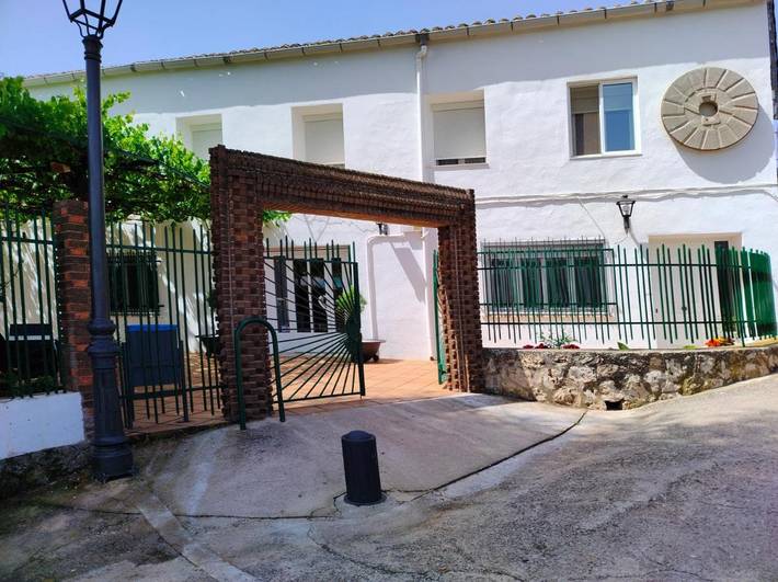 Maison d’hôte pour 2 personnes, avec Terrasse ainsi que Jardin et Vue à Jarafuel