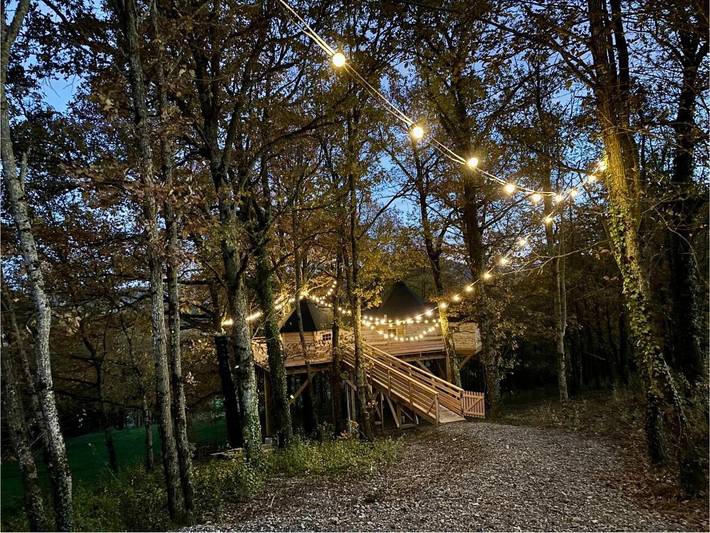 Gîte pour 4 personnes, avec Balcon et Jacuzzi ainsi que Terrasse et Vue à Bongheat