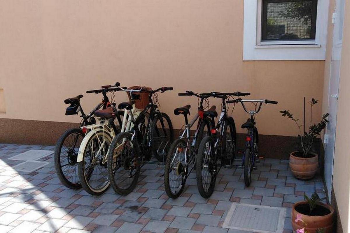 Ganze Wohnung, 3-Zimmer-Ferienwohnung mit Balkon und Meerblick Kastel Gomilica, Kastela A-20245-a in Kastel Gomilica, Kaštela