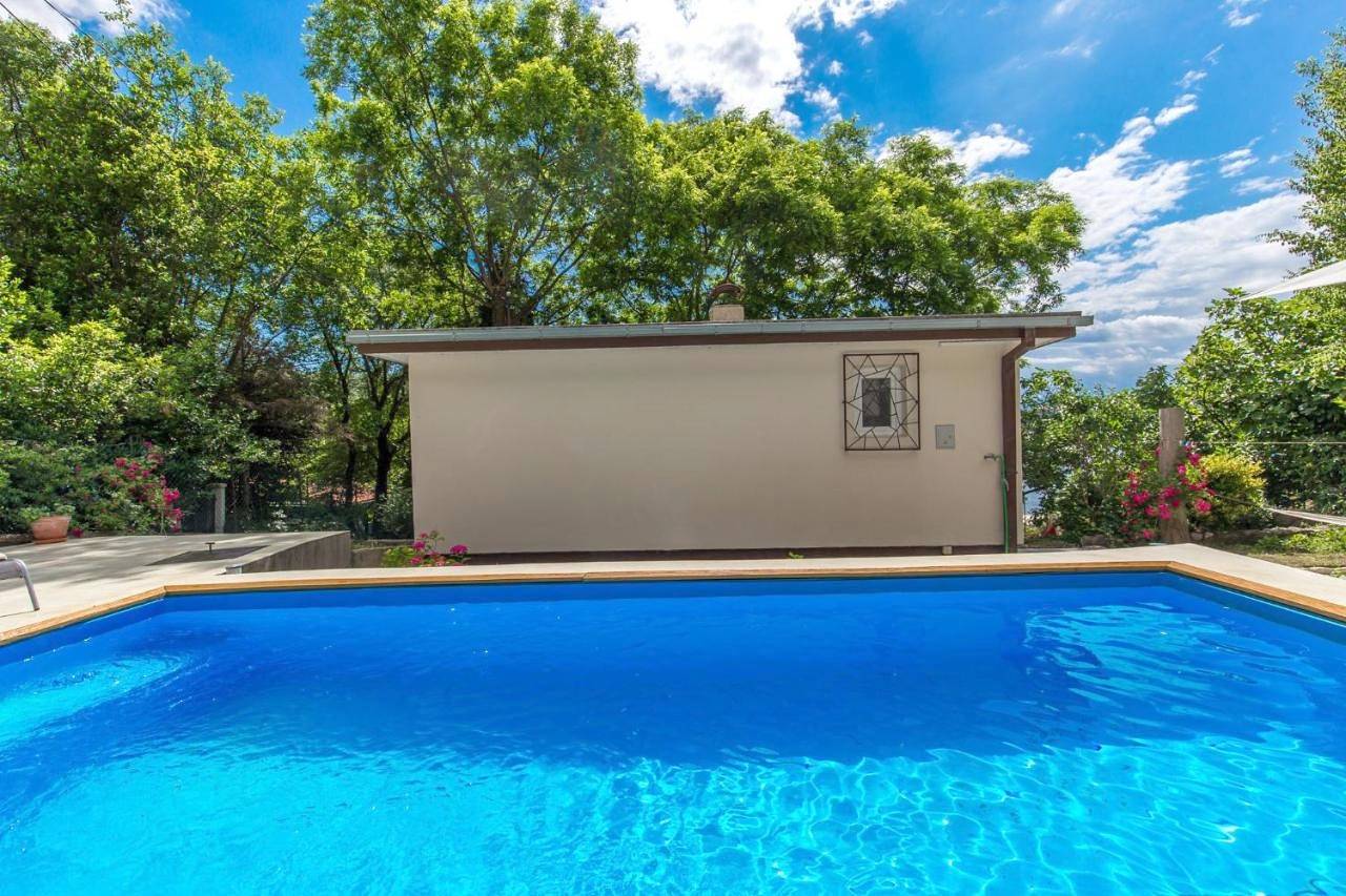 Two-Bedroom House in Bakarac, Kraljevica