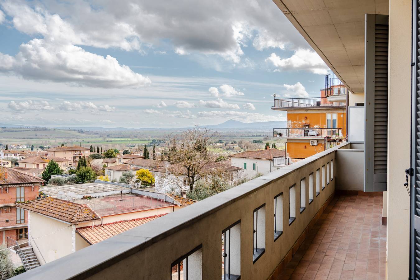 Ganze Wohnung, Ferienwohnung 'Beb Pulcino Nero' mit Bergblick, Gemeinschaftsterrasse und Wi-Fi in Foiano della Chiana, Arezzo Provinz