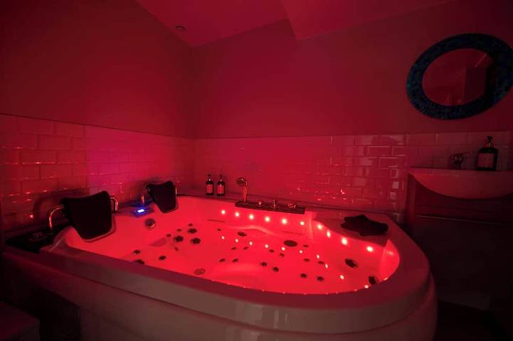Gîte pour 2 personnes, avec jacuzzi dans Templemars