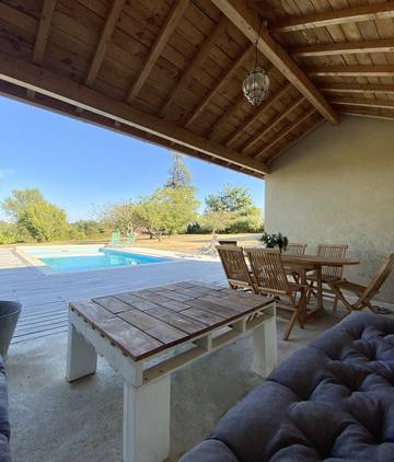 Gîte pour 6 personnes, avec piscine ainsi que jardin et terrasse dans le Gers
