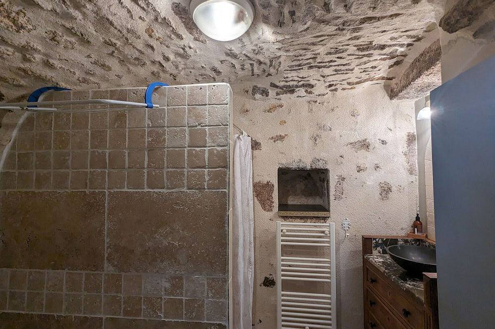 Ganze Wohnung, Charmantes Loft in der Altstadt, kostenloses Parken in der Nähe, nahe Schloss Naillac in Le Blanc, Le Blanc und Umgebung