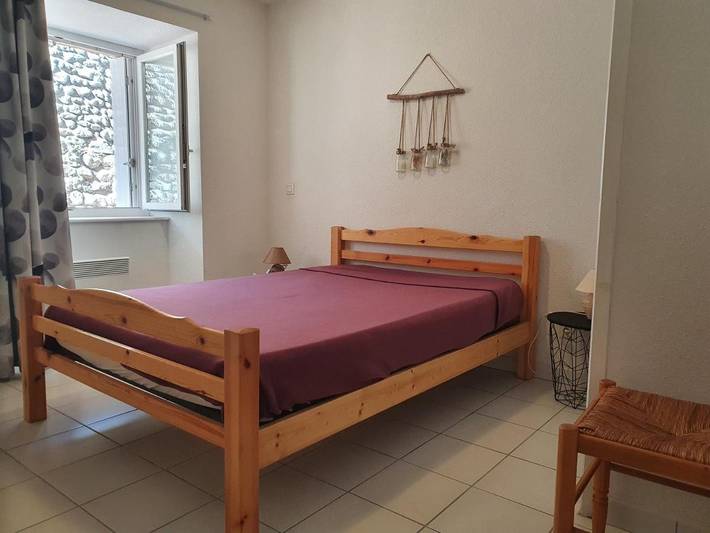 Gîte pour 4 personnes, avec vue et jardin dans Neyrac les Bains - 2