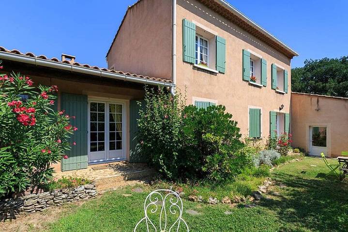 Chambre d’hôte pour 2 personnes, avec jardin et piscine, animaux acceptés
