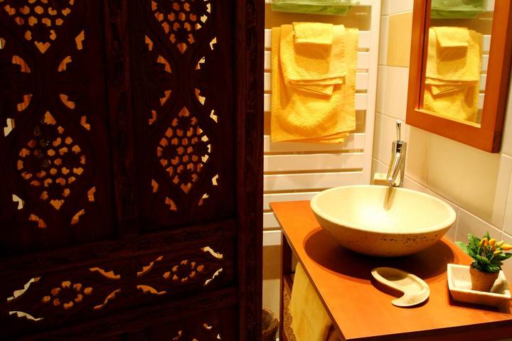 Gîte pour 7 personnes, avec terrasse ainsi que jardin et piscine à Albiez-Montrond - 3