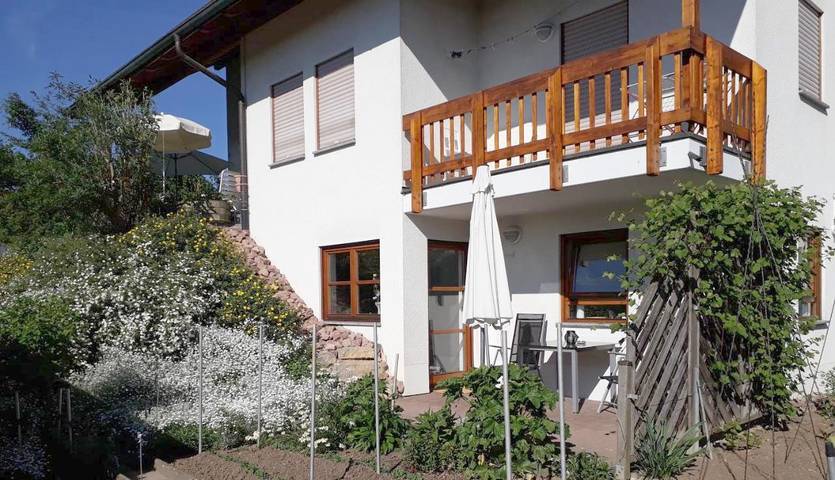 Ferienwohnung für 2 Personen, mit Terrasse und Ausblick in Rottweil