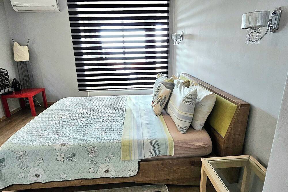 Entire apartment, Cosy  Waterfront apartment in the city center with sea view in Kusadasi, Aydın Province
