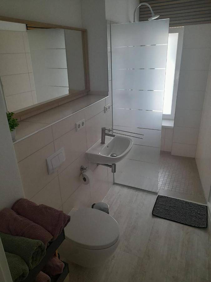 Ferienwohnung für 5 Personen, mit Balkon und Terrasse in Markranstädt - 3