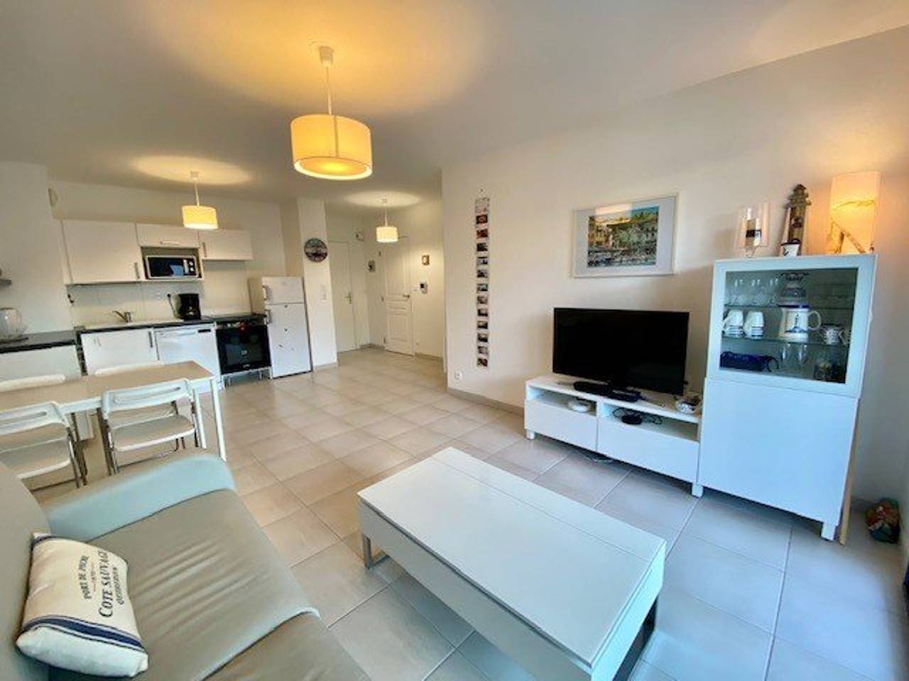 Entire apartment, Quiberon - Appartement T3 avec Balcon et Parking, Proche Thalassothérapie - 63m², Wifi in Quiberon, Côte des Mégalithes