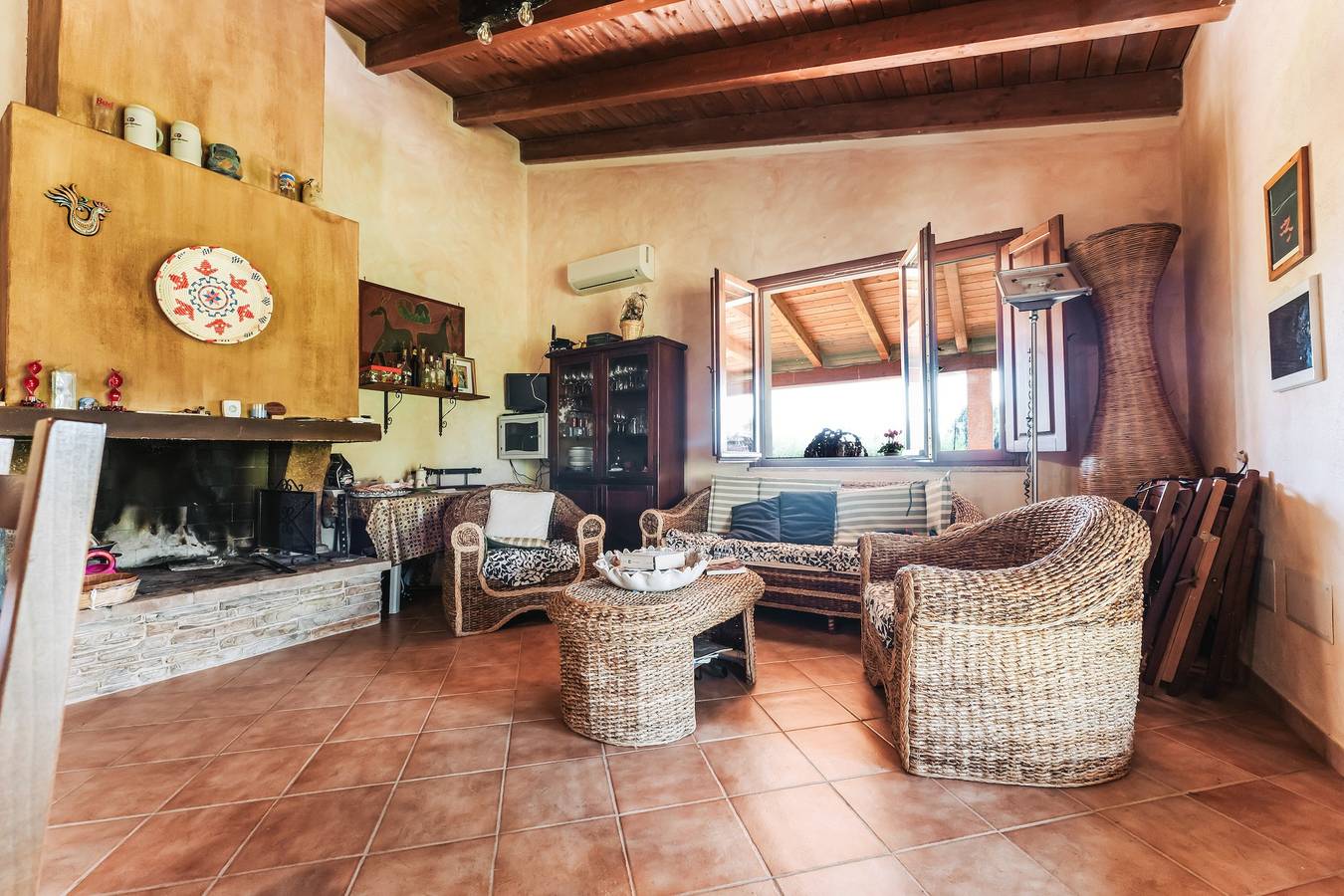 Villa 'Casa Serra' mit Bergblick, Wlan und Klimaanlage in Campidano