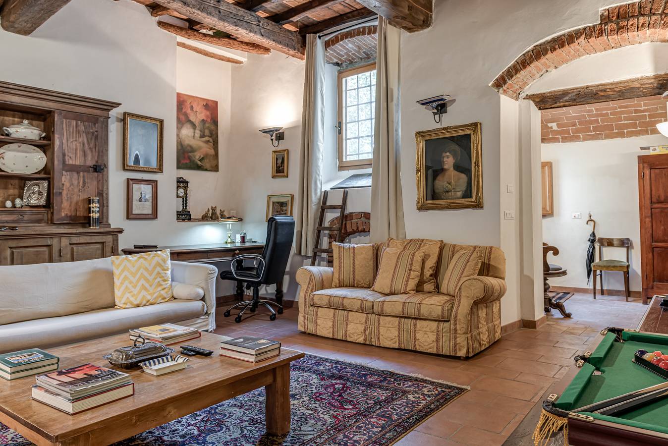 Entire apartment, Apartment 'Il Pozzo Dei Desideri' with Private Garden, Wi-Fi and Air Conditioning in Gavinana Galluzzo, Florence