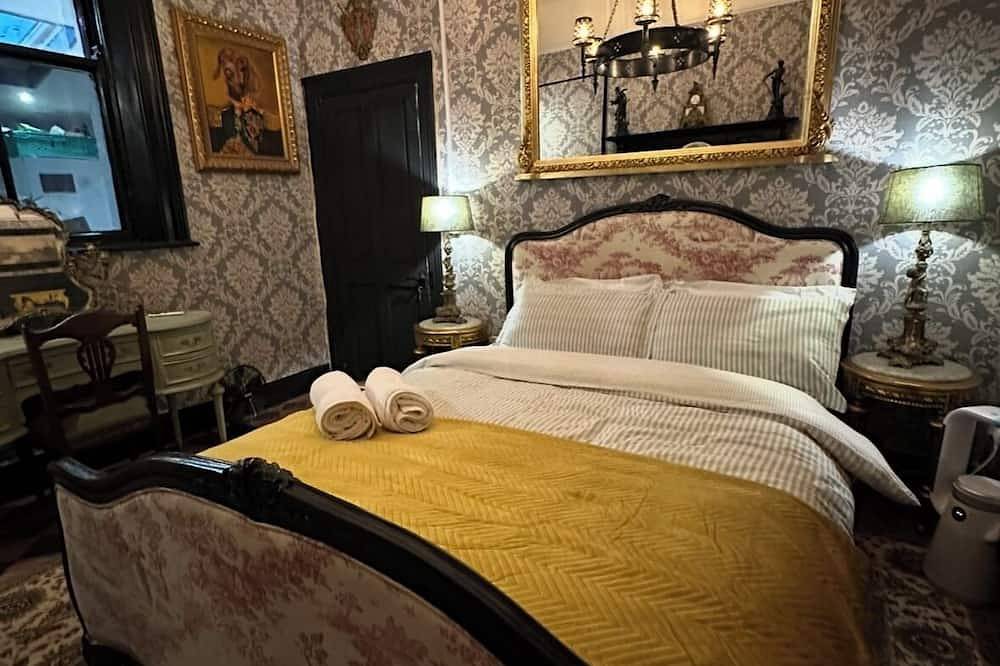 Castle Room @ The Royal Lodge Dublin in Dublin, Comté de Dublin