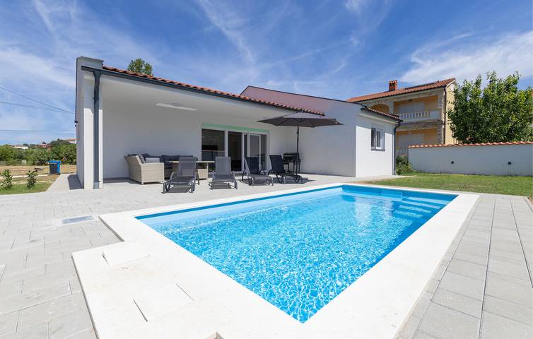 Ferienhaus für 6 Personen, mit Terrasse und Pool auf Rab - 2