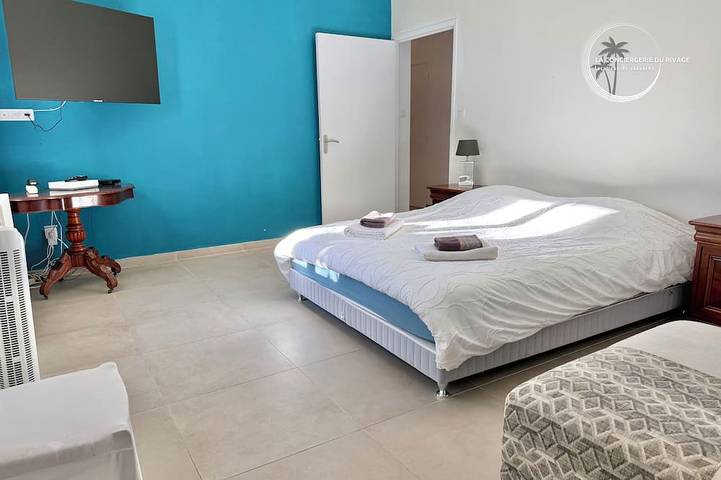 Location de vacances pour 16 personnes, avec jardin et terrasse, animaux acceptés dans Port des Oursinières - 4