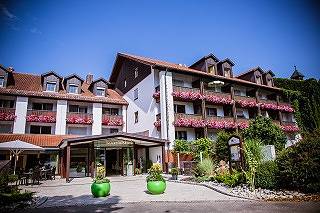 Hotel Konradshof - Doppelzimmer - mit fröhlicher Einrichtung in Bad Griesbach, Bayerische Golf und Thermenland