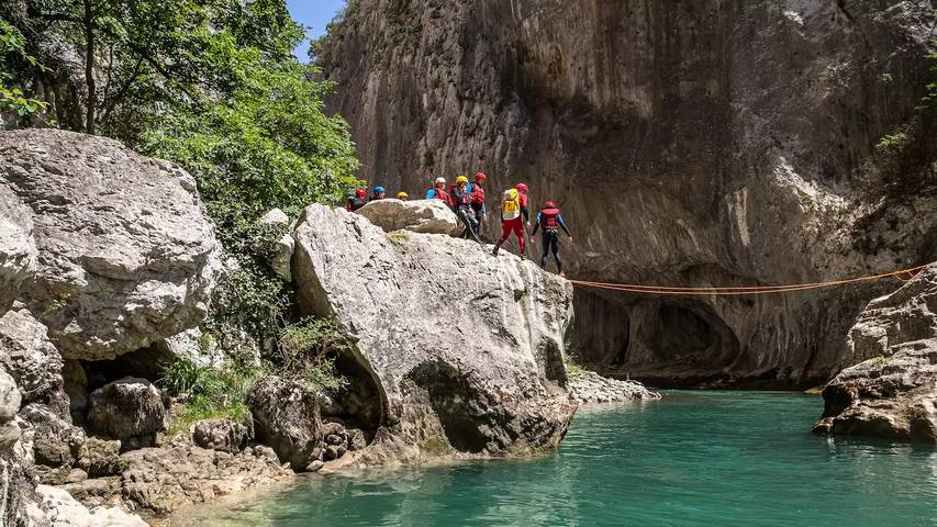 Camping pour 8 personnes, avec terrasse et piscine, animaux acceptés dans les Alpes maritimes - 3