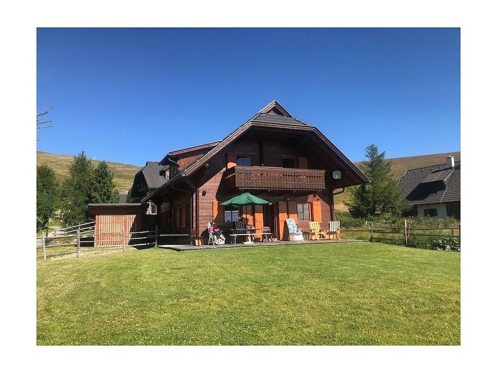 Hütte in Falkertsee mit Schwimmbecken in Reichenau (Österreich), Nockberge