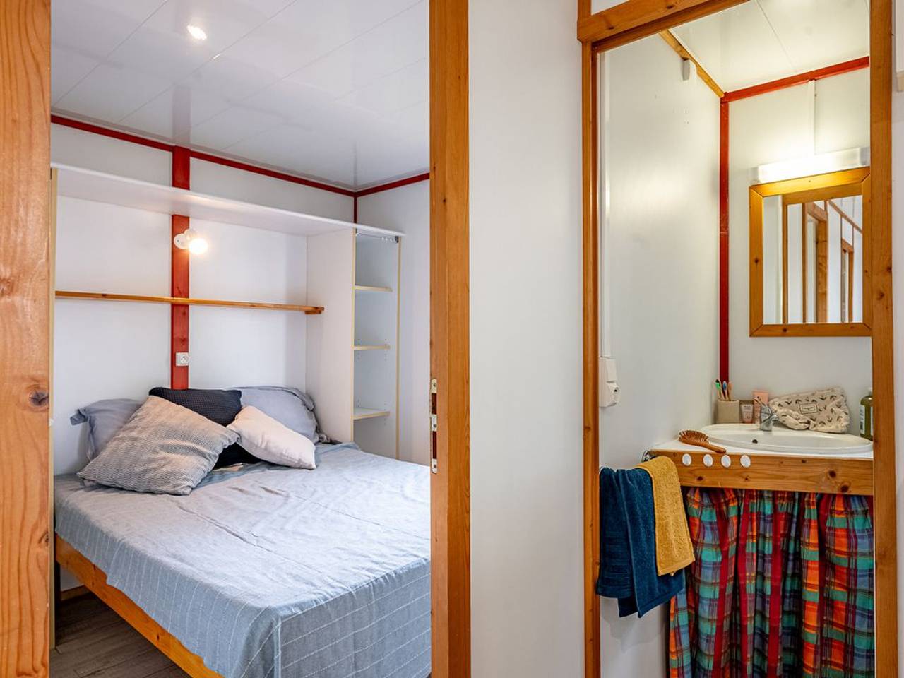 Chalet 3 Habitaciones con Terraza, 2 Dormitorios, 2 a 6 Personas in Badefols-sur-Dordogne, Périgord Pourpre