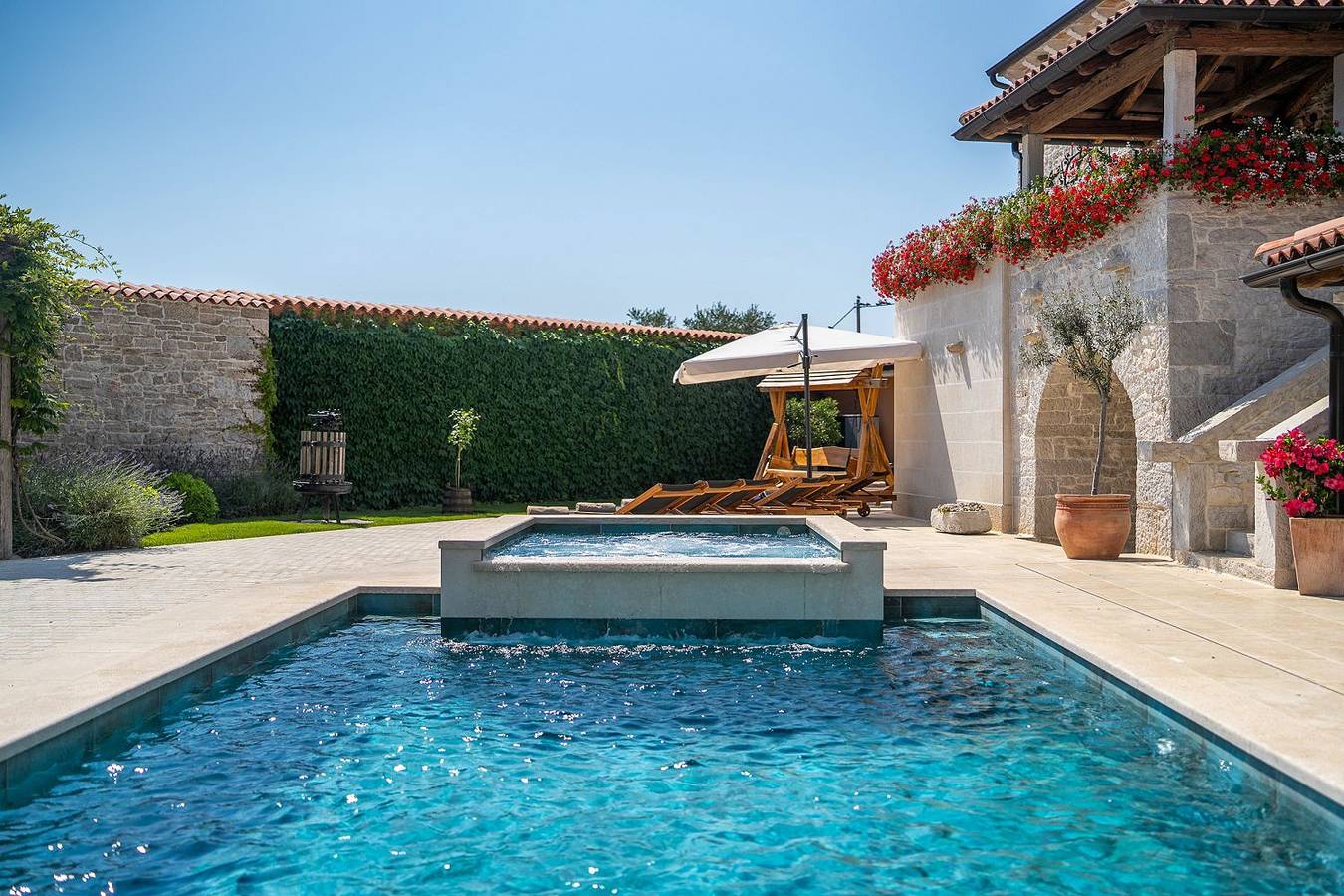 Mediterrane Steinvilla mit Privatpool, Whirlpool, Darts, Billard, Tischtennis, Gym in Selina, Zentralistrien