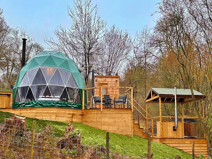 Holiday rental for 4 people, with terrace and hot tub as well as garden, child-friendly in Sevenoaks