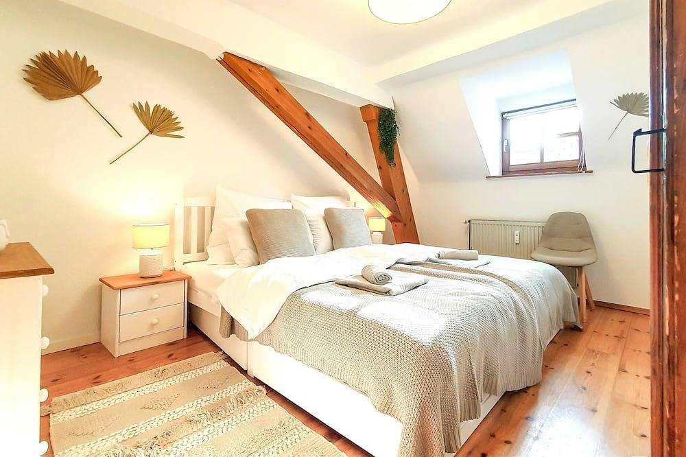 Ganze Wohnung, Romantic-Apartment mit Dachterrasse & Lounge, Waldblick, 80m² in Annweiler, Trifelsland