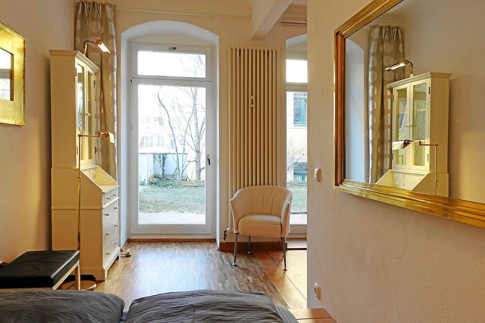 Ganze Wohnung, Neustadt-Paradies, Apartment mit Terrasse in der Kunsthofpassage in Dresden-Neustadt, Dresden