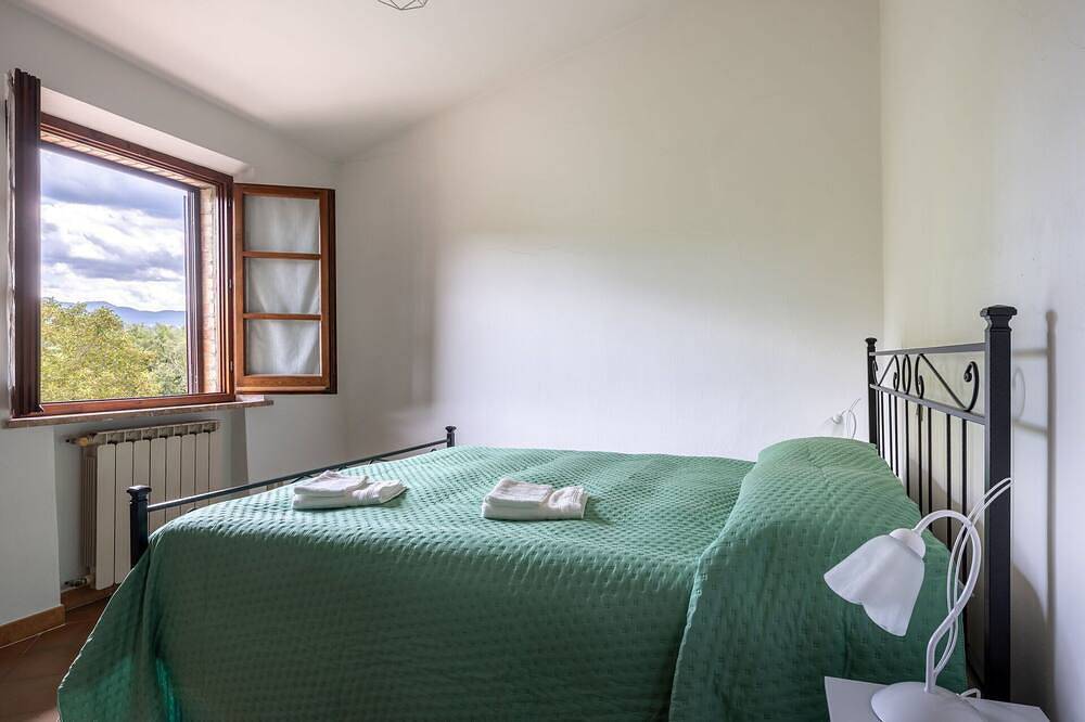 Schönes  Ferienhaus für 4 Leute mit  W-Lan und Tv, bei Montepulciano in Chiusi, Chianti