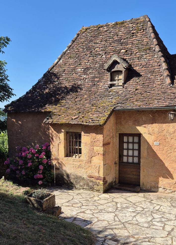 Location de vacances pour 5 personnes, avec jardin, adapté aux familles dans le Lot