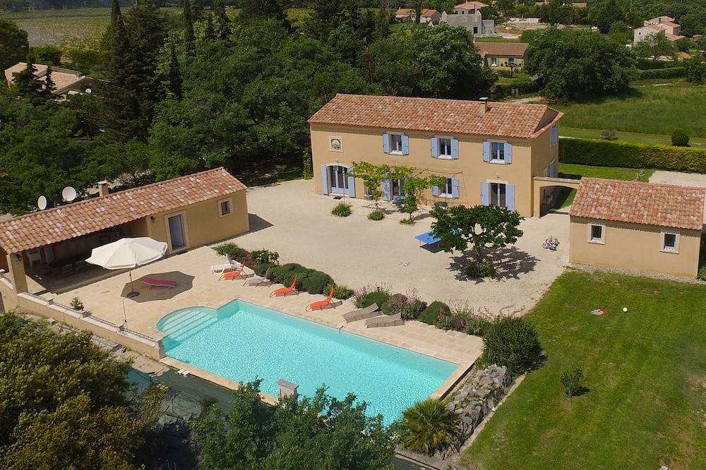 Voll klimatisiertes provençalisches Landhaus mit privatem Schwimmbad in Lacoste, Regionaler Naturpark Luberon