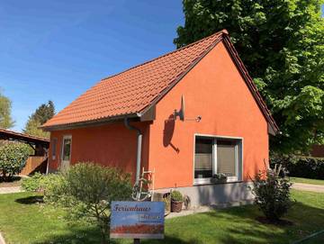 Ferienhaus für 2 Personen, mit Terrasse und Garten an der Müritz