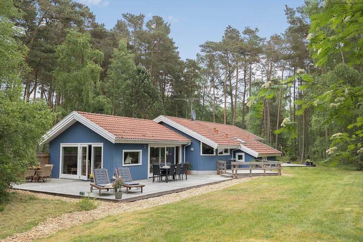 Ferienhaus für 8 Personen, mit Whirlpool und Terrasse sowie Sauna