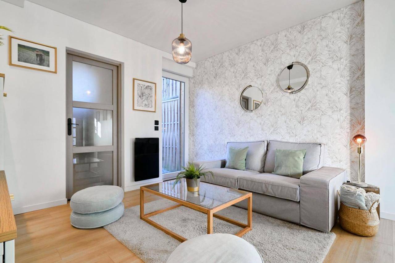 Two bedroom house with courtyard, quiet in Saint-André-lez-Lille, Région de Lille