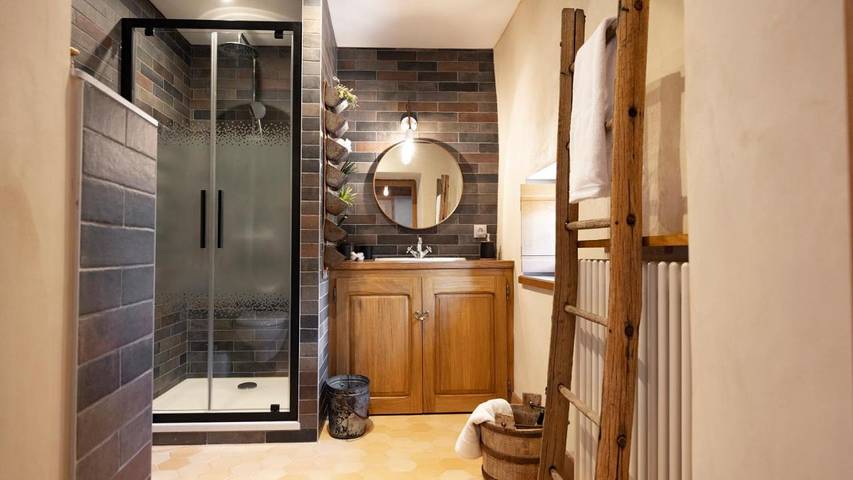 Chambre d’hôte pour 4 personnes, avec piscine ainsi que jacuzzi et jardin dans l' Isère - 4