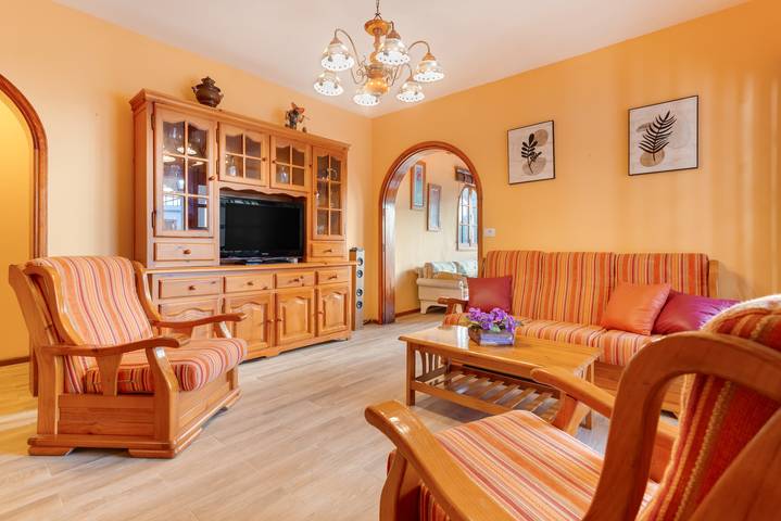 Holiday Home 'Los Mangos' with Sea View, Shared Terrace and Wi-Fi in La Suerte (Canary Island), Agaete
