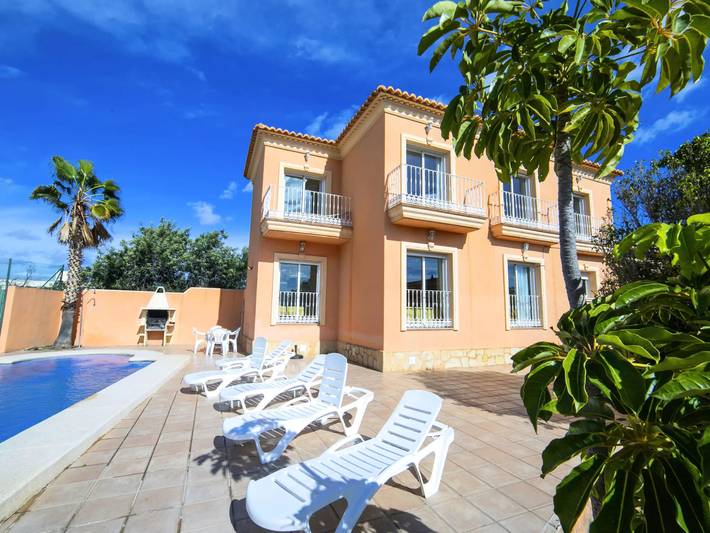 Chalet para 17 personas, con piscina y jardín en Benicolada