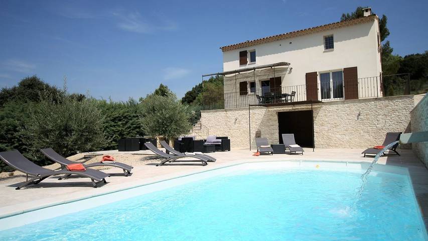 Villa für 7 Personen, mit Pool und Garten sowie Seeblick in Apt