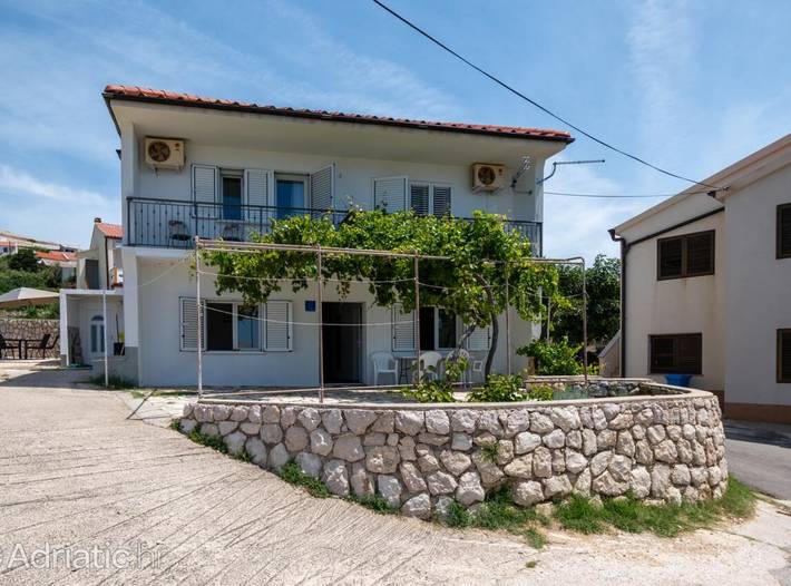 Ferienhaus für 6 Personen, mit Balkon und Meerblick sowie Garten - 1