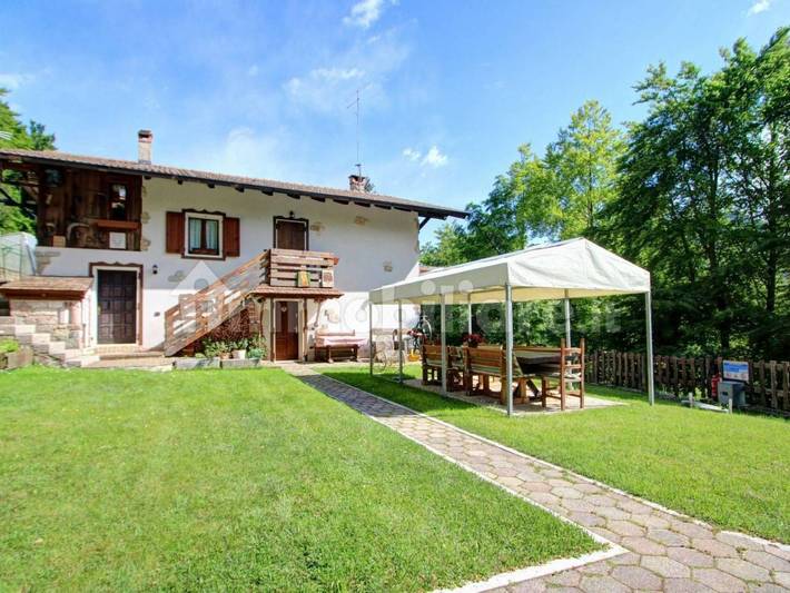 Ferienhaus für 12 Personen, mit Balkon und Terrasse sowie Garten in Arco