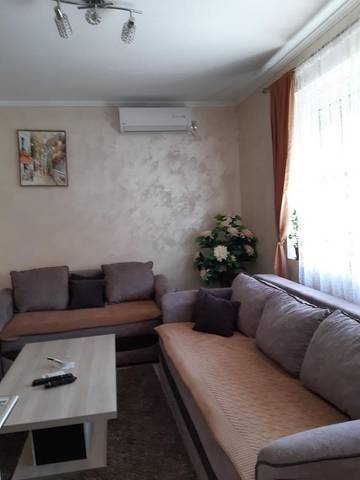 Gîte pour 5 personnes, avec terrasse dans Risan