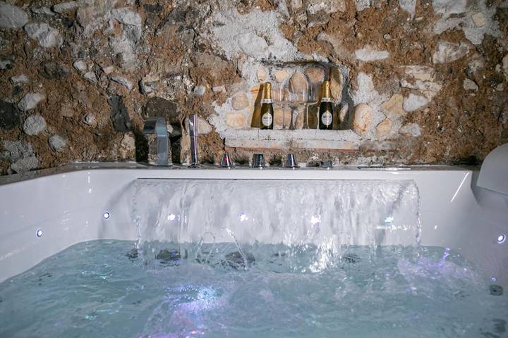 Apartament wakacyjny dla 5 osób, z Jacuzzi i Basen w Salerno