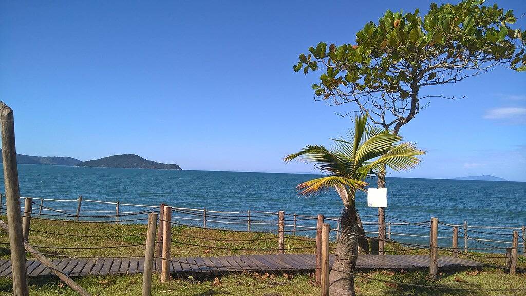 Cond Portal Patrimonio - Haus mit Pool, Grill und 24-Stunden-Sicherheits-Wi-Fi in Caraguatatuba, Região Metropolitana do Vale do Paraíba e Litoral Norte