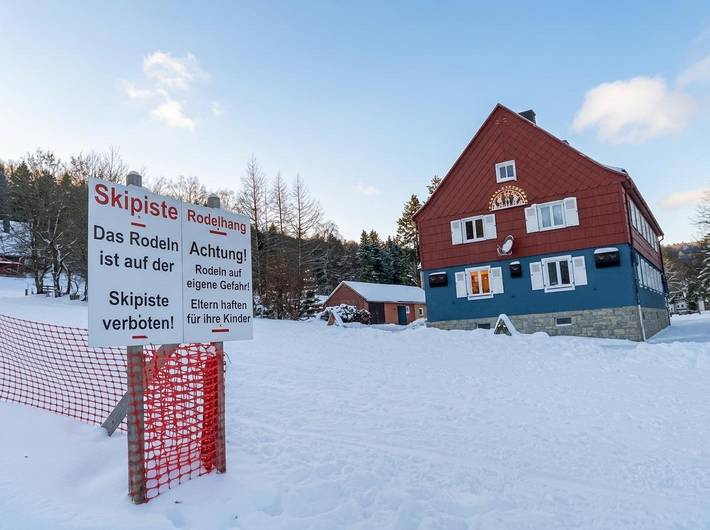 Ganze Ferienwohnung, Ski-In Familienwohnung mit Kamin im Erzgebirge in Altenberg, Osterzgebirge