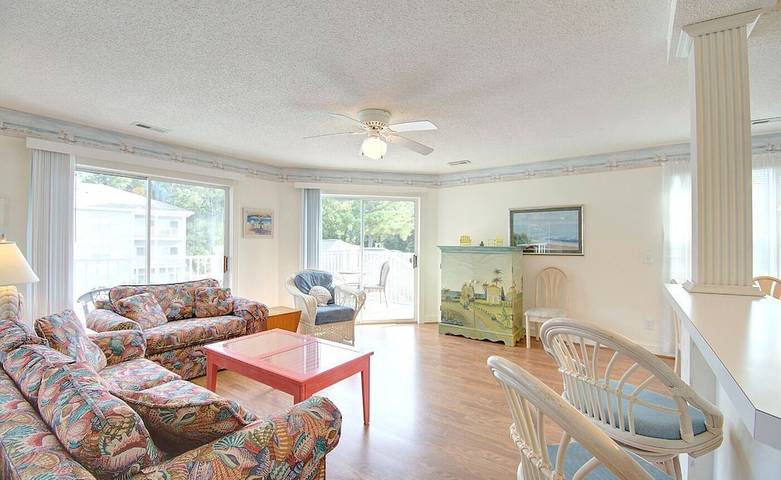Vacation rental for 10 people, with balcony and pool as well as hot tub in Sunset Beach (NC)