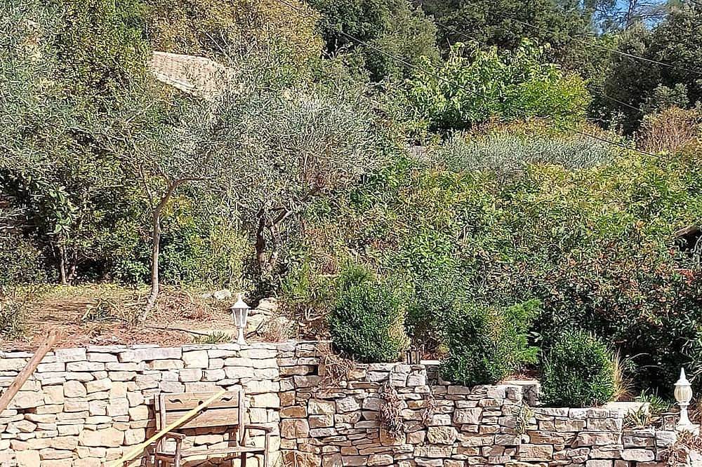 Chambre d'hôtes, au coeur du Var, refuge idéal pour un séjour calme et soleil in Besse-sur-Issole, Región Brignoles